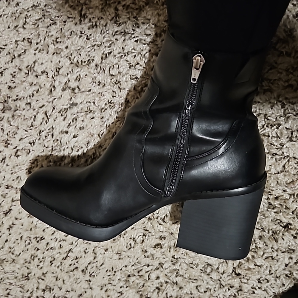 Universal Thread Black Platform Booties Size 12m - image 2